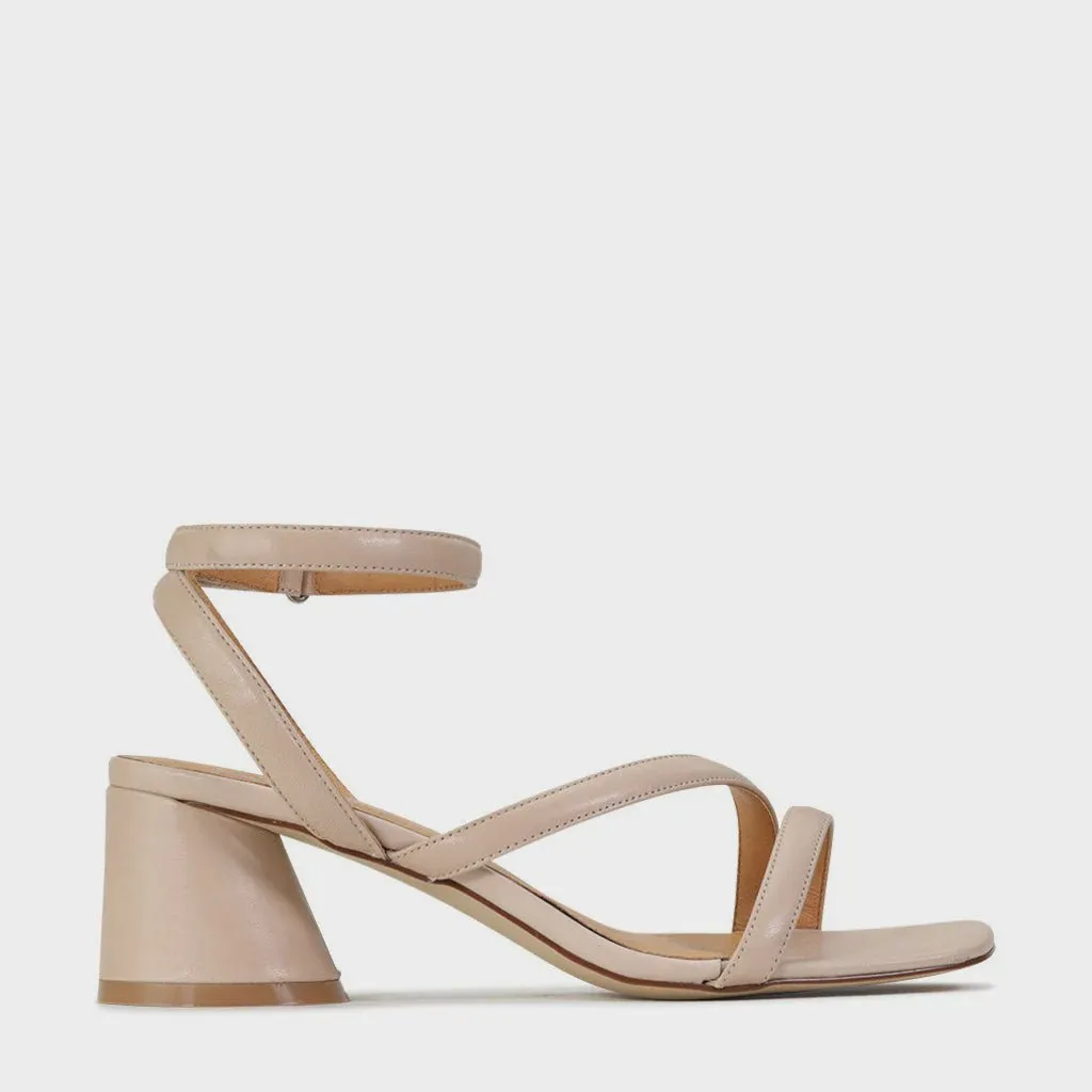 Petricia (Nude Leather)